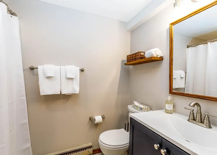 Fall Specials! Cozy King Beds, Pool Access, Territory Amenities, Fireplace, Great Location In Territory On