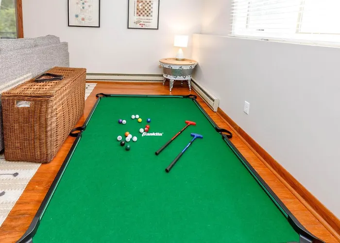 Fall Specials! Cozy King Beds, Pool Access, Territory Amenities, Fireplace, Great Location In Territory On *