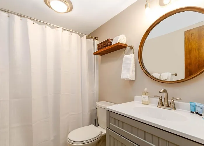 Fall Specials! Cozy King Beds, Pool Access, Territory Amenities, Fireplace, Great Location In Territory On