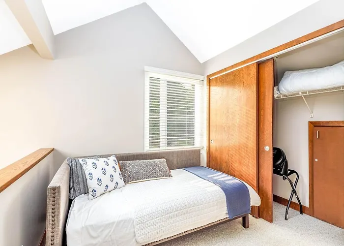 Fall Specials! Cozy King Beds, Pool Access, Territory Amenities, Fireplace, Great Location In Territory On Hébergement de vacances Galena