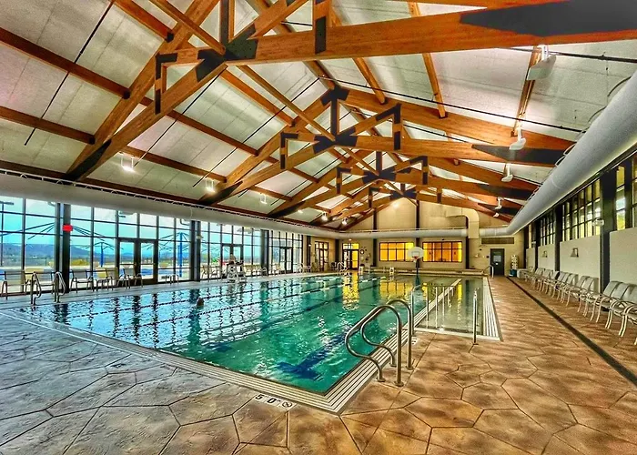 Fall Specials! Cozy King Beds, Pool Access, Territory Amenities, Fireplace, Great Location In Territory On Hébergement de vacances *