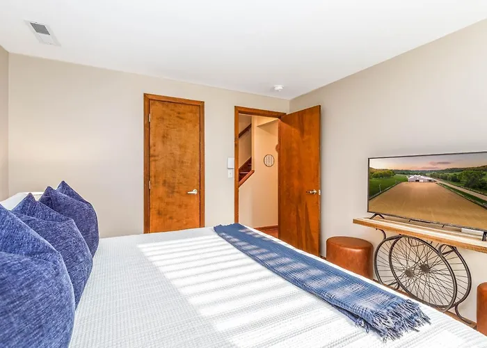 Fall Specials! Cozy King Beds, Pool Access, Territory Amenities, Fireplace, Great Location In Territory On Hébergement de vacances