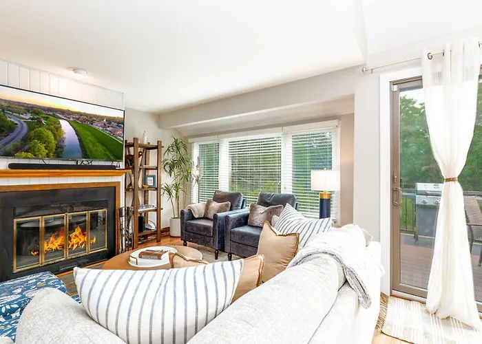Fall Specials! Cozy King Beds, Pool Access, Territory Amenities, Fireplace, Great Location In Territory On Hébergement de vacances Galena